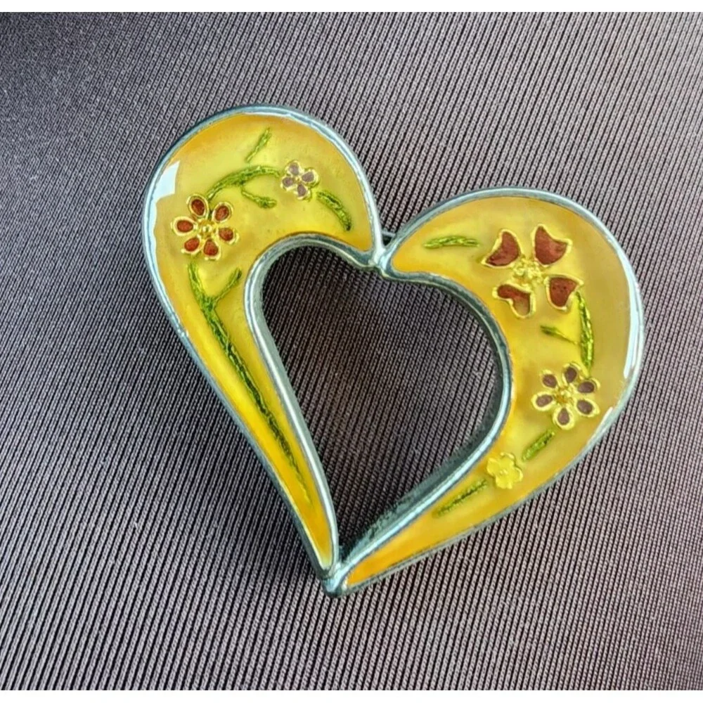 Vtg Signed Kerissa Gold Tone Yellow Lucite Kissing Heart Brooch Pin Hand Painted